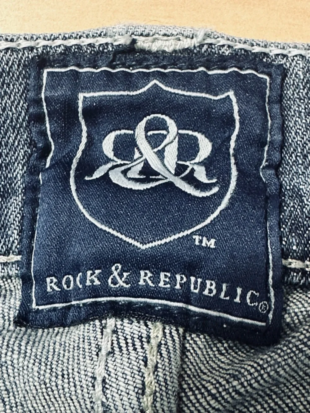 Rock & Republic Mens 33X30 Relaxed Straight Leg Denim Jeans Distressed Stretch